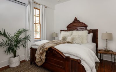 Casablanca’s Coco Rain is a stunning room with a cathedral ceiling, a lovely King bed, a glowing gas fireplace, and a large private bathroom with a step down shower and free-standing Air Bathtub.