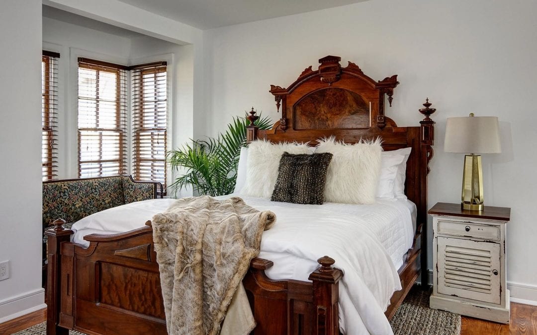 Which of our unique rooms will you choose for your romantic vacation at Casablanca? Perhaps the White Ginger, pictured above? Cape May awaits!