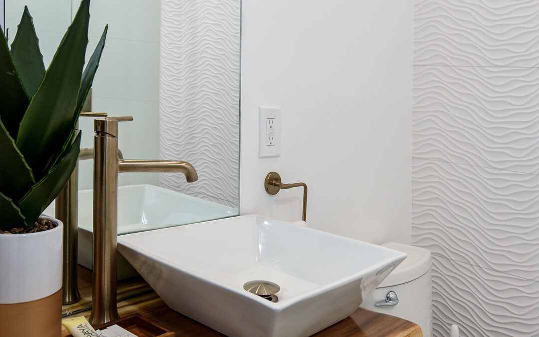 Showcasing the Black Orchid room at Casablanca, Cape May. Which of our unique rooms will you choose for your romantic vacation at Casablanca?