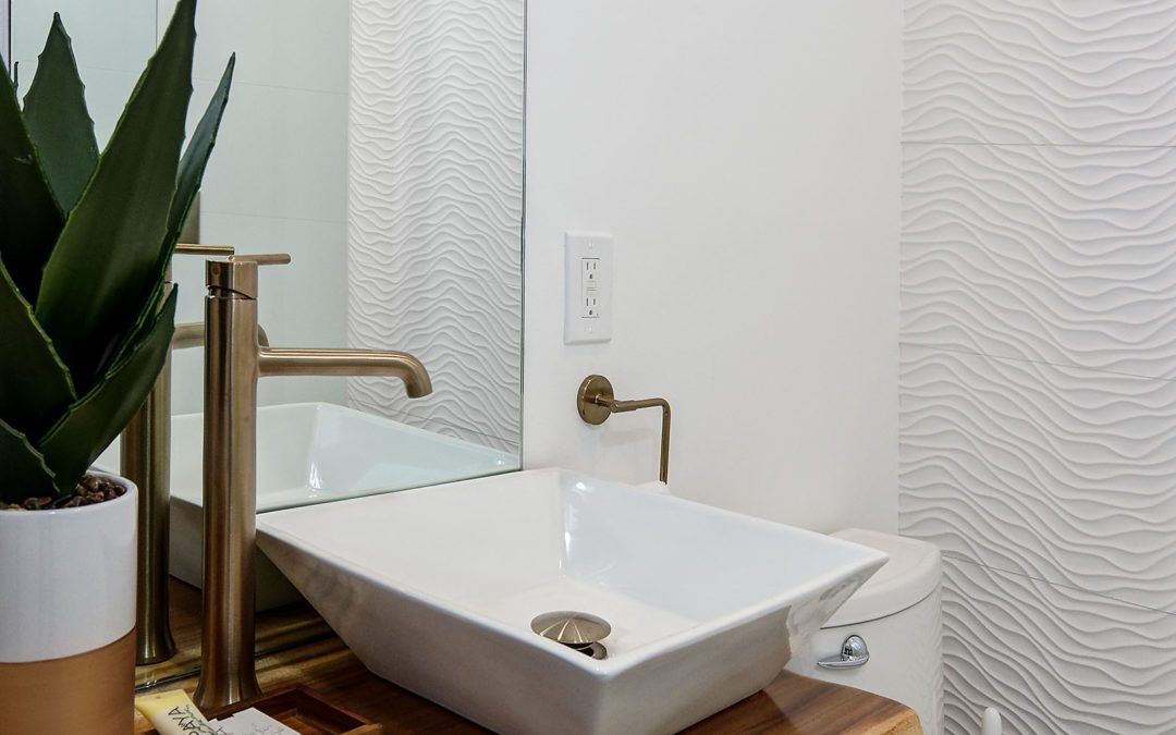 Showcasing the Black Orchid room at Casablanca, Cape May. Which of our unique rooms will you choose for your romantic vacation at Casablanca?