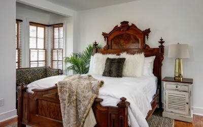 Showcasing the White Ginger room at Casablanca, Cape May. Which of our unique rooms will you choose for your romantic vacation at Casablanca?