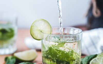 Cheers to a weekend of nothing more complicated than your cocktail recipe. 🍋