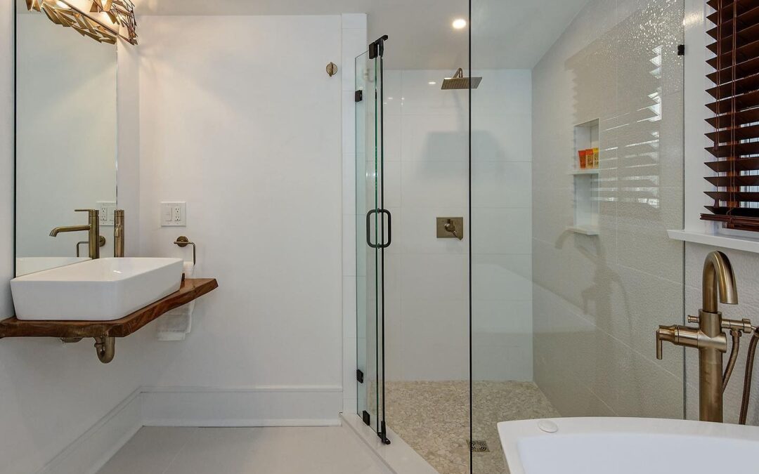 A great reason to get sandy – rinsing it away in one of Casablanca’s spa-like bathrooms.