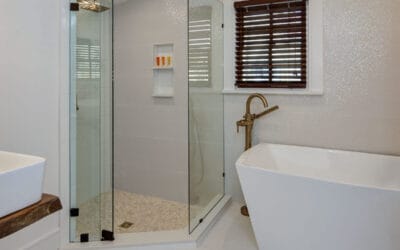 End your beach day with a long soak and a little indulgence. Every suite at Casablanca features a luxurious en suite tub—because your escape should feel extraordinary. 🛁