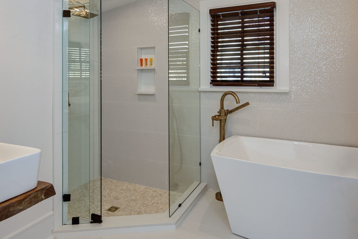 | Casablanca End your beach day with a long soak and a little indulgence Every suite at Casablanca features a luxurious en suite tubbecause your escape should feel extraordinary 🛁